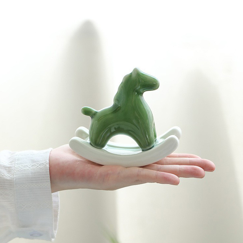 创意陶瓷摇摇马摆件桌面茶桌书房软装饰马上有绿马跨境工艺品送礼