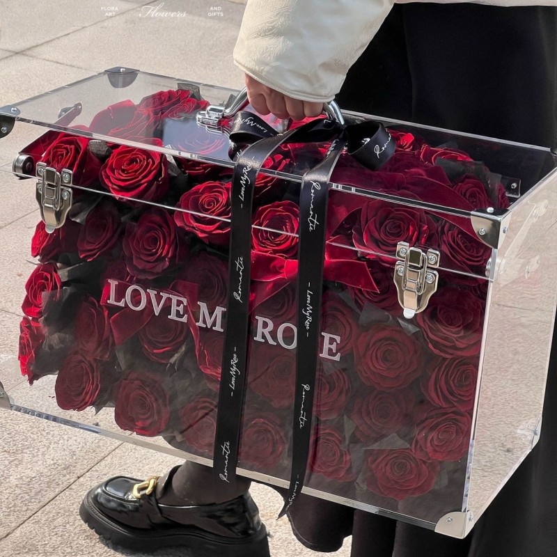 厂家直发玫瑰永生花巨型行李箱高级感花盒送女友闺蜜生日礼物批发