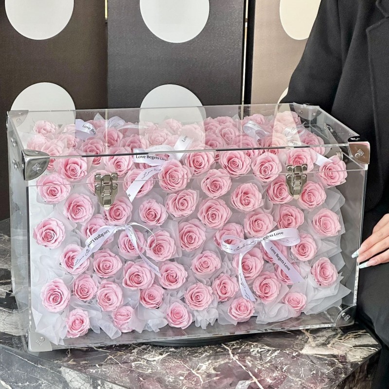 厂家直发玫瑰永生花巨型行李箱高级感花盒送女友闺蜜生日礼物批发