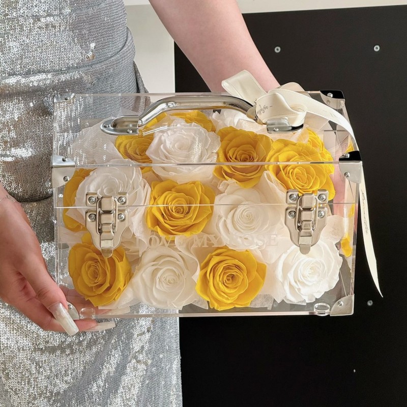 厂家直发玫瑰永生花巨型行李箱高级感花盒送女友闺蜜生日礼物批发