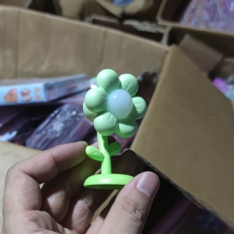 可爱创意迷你学习小台灯儿童学生礼品床头灯花朵小夜灯玩具批发
