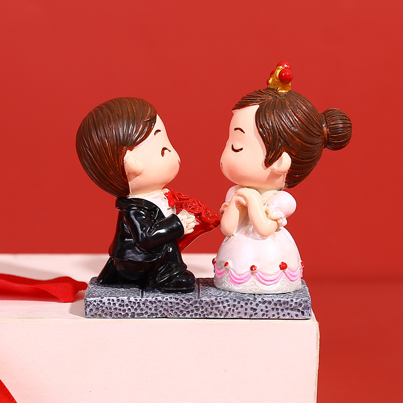 新郎新娘婚礼婚庆树脂娃娃摆件礼品饰品结婚婚房摆饰批发新中式