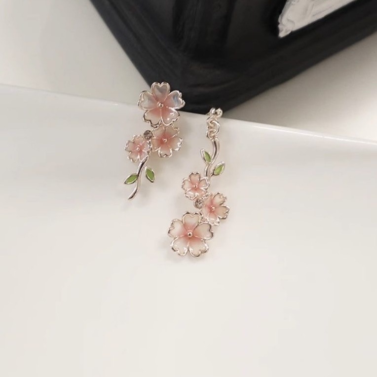 日系田园少女三花樱花不对称耳钉温婉甜美珐琅小众清新优雅耳饰