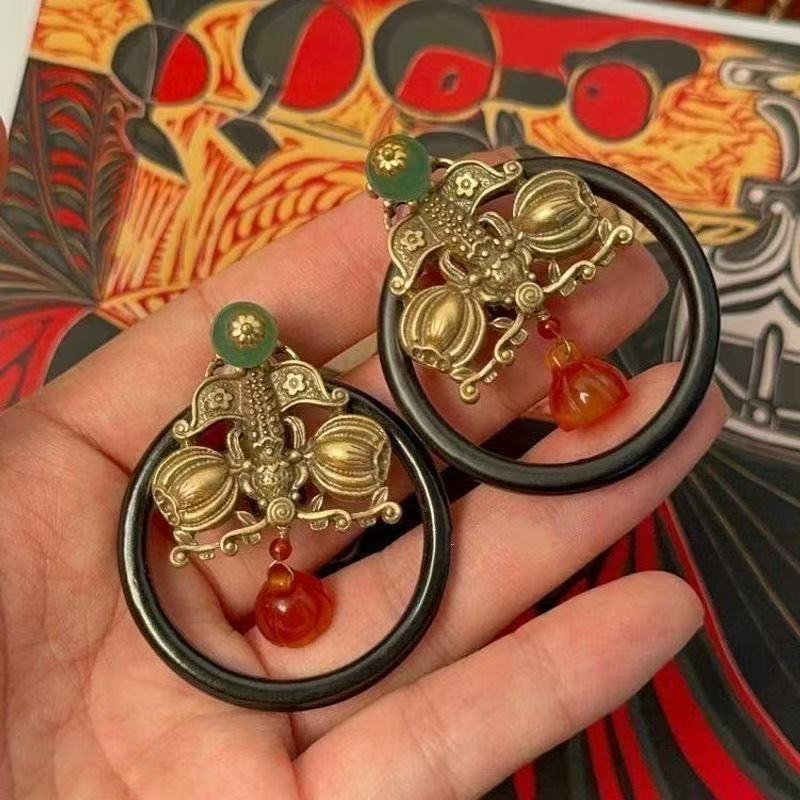 新中式复古蝙蝠纹夸张设计耳环古典韵味传统吉祥高级感独特耳饰