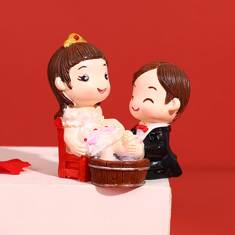 新郎新娘婚礼婚庆树脂娃娃摆件礼品饰品结婚婚房摆饰批发新中式