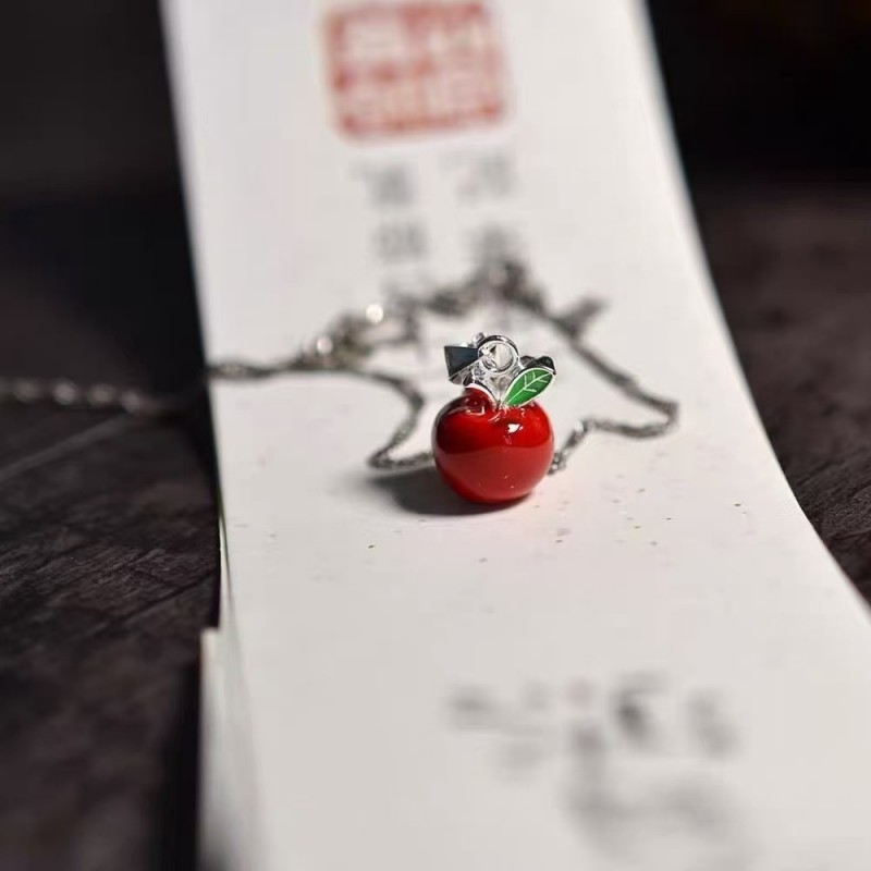 小巧古典苹果吊坠项链圣诞平安夜甜美红色小苹果女锁骨链精致配饰