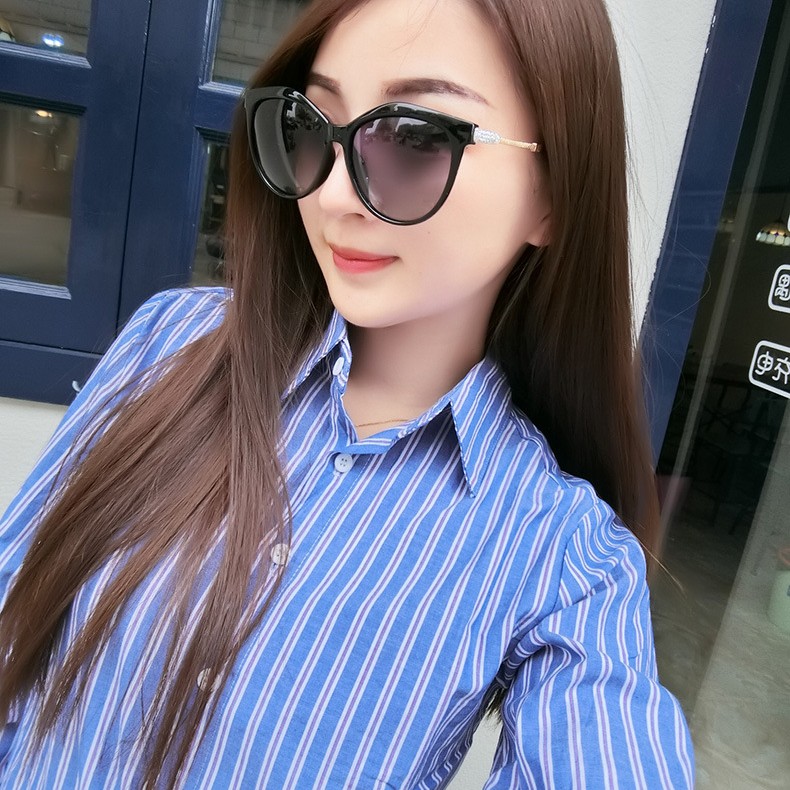 太阳镜明星同款2026新款墨镜女韩版潮复古大方框网红彩色偏光眼镜