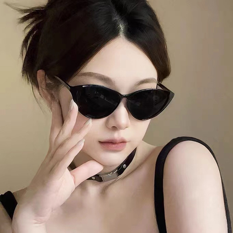 抖音同款白色墨镜女白框高级感复古猫眼太阳镜女防紫外线太阳眼镜