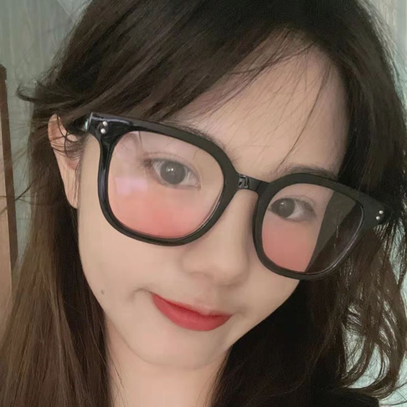 新款腮红眼镜素颜黑色镜框女太阳镜 网红同款渐变粉腮红墨镜批发
