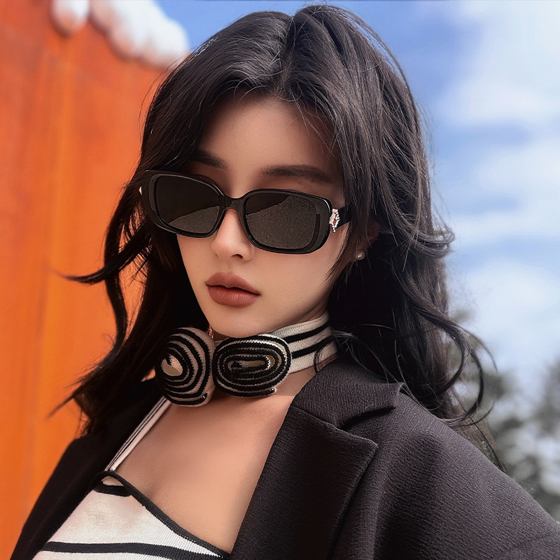 植伍欧美跨境太阳镜女高级感外贸跨境太阳眼镜潮流百搭潮墨镜女士
