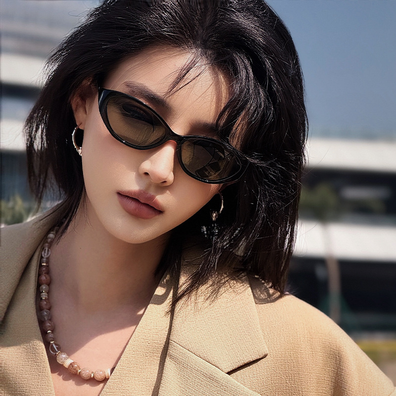 植伍墨镜女2026新款椭圆形猫眼复古窄框防紫外线近视太阳眼镜小脸