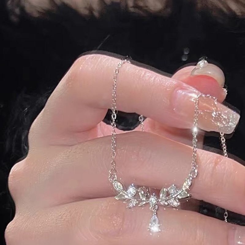 S925纯银珍珠项链女小众设计轻奢高级感不掉色简约锁骨链配饰批发