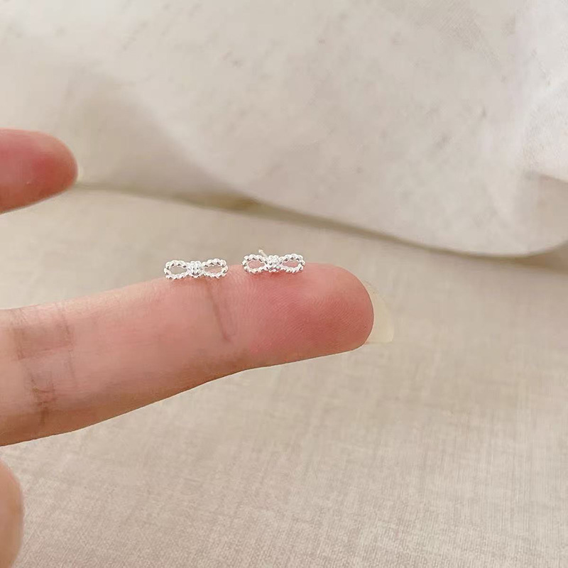 925银爱心蝴蝶耳钉女ins风小众设计感睡觉免摘耳环简约养耳洞耳饰