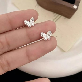 925银爱心蝴蝶耳钉女ins风小众设计感睡觉免摘耳环简约养耳洞耳饰