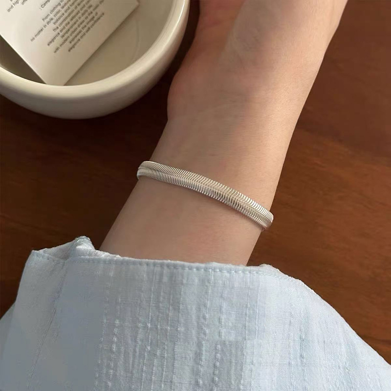 新款 925纯银百搭手链女款轻奢小众精致设计闺蜜叠戴气质手饰批发