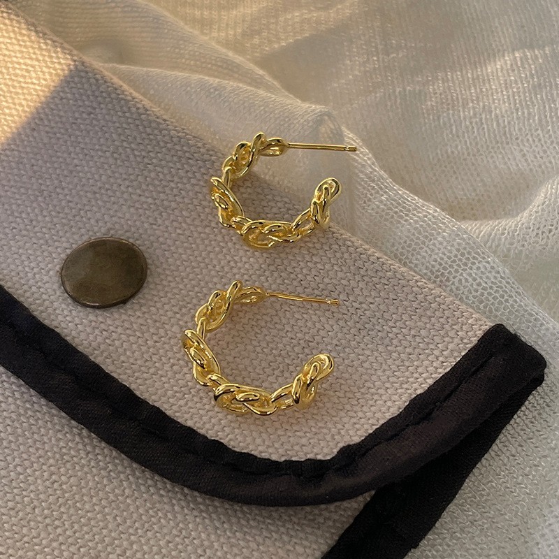 复古气质金属耳钉女2025新款爆款网红小众高级感耳环金色百搭耳饰
