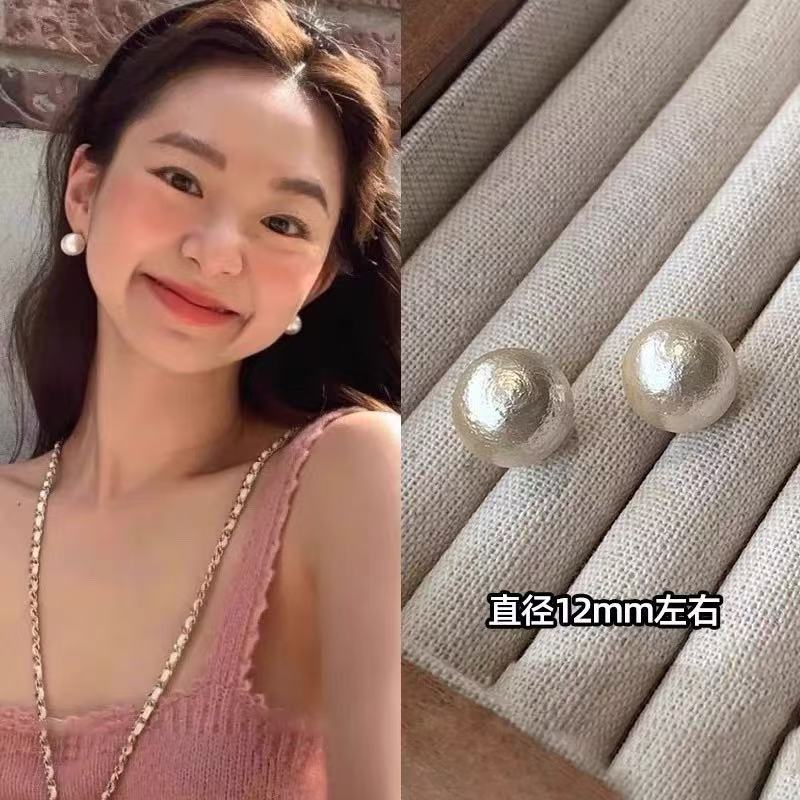 s925银珍珠耳钉女轻奢高级感小众网红百搭耳环2025年秋冬耳饰批发