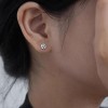 S925银耳钉女养耳洞耳环2025年新款爆款小众设计耳骨钉高级感耳饰
