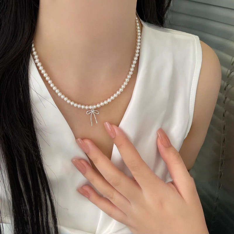 施家珍珠项链女小众轻奢设计高级感时尚气质锁骨链颈链毛衣链珠链