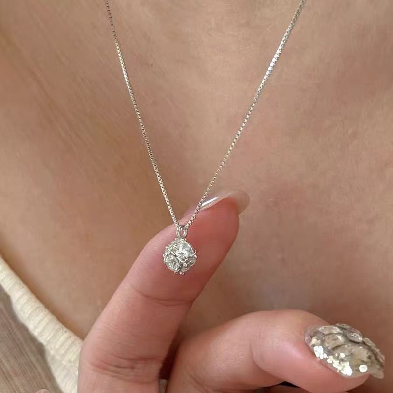 轻奢高级感超闪锆石项链女百搭小众设计气质不掉色简约锁骨链颈链
