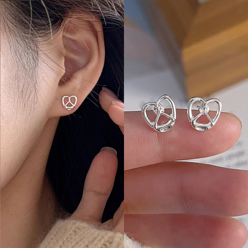 S925纯银蝴蝶耳钉女ins小众设计感睡觉免摘耳环简约养耳洞耳饰