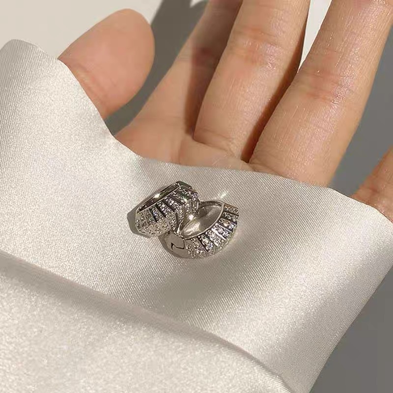s925银耳环女轻奢高级感耳饰小众简约耳扣经典ins风耳圈饰品批发