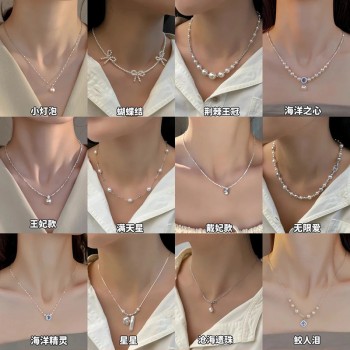 温柔蝴蝶珍珠项链配裙子女轻奢小众高级感锁骨链2024新款颈链配饰