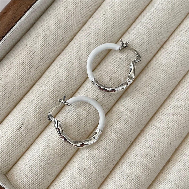 s925银耳环女轻奢高级感耳饰小众简约耳扣经典ins风耳圈饰品批发