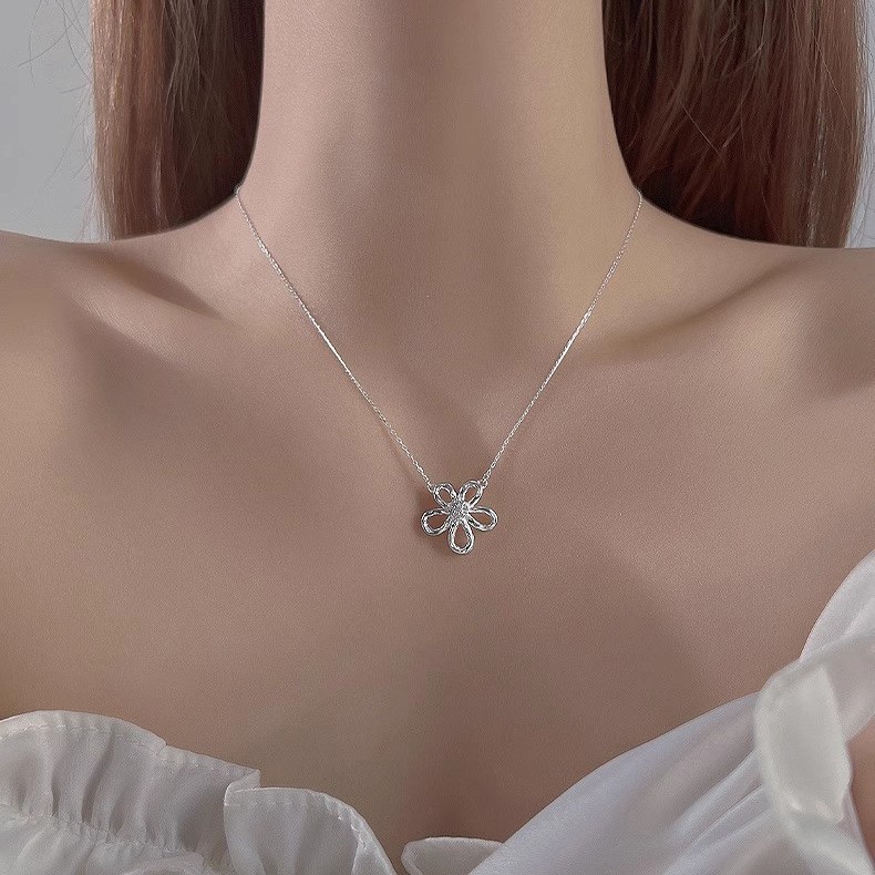 S925纯银珍珠花朵极简风项链女小众百搭精致高级感锁骨链项链批发