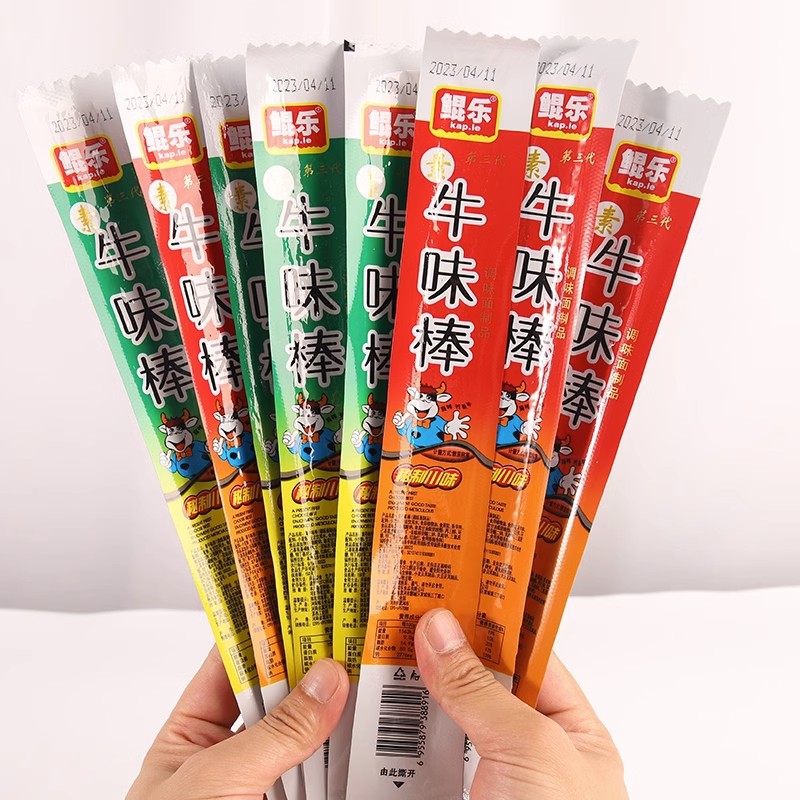 鲲乐牛味棒辣条童年怀旧零食麻辣解馋校园小吃批发素牛筋面筋16g