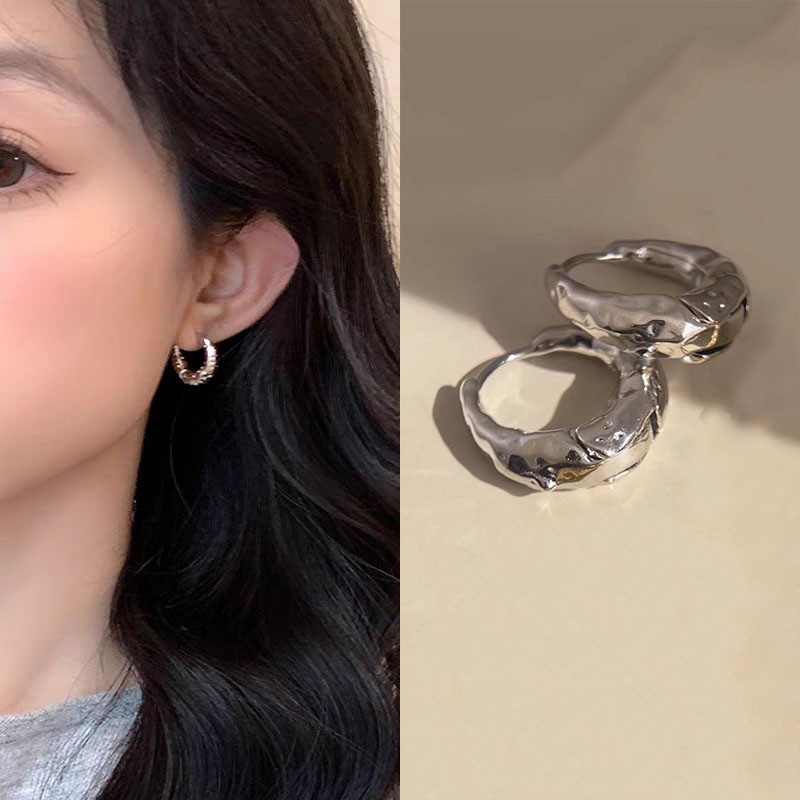 s925银耳环女轻奢高级感耳饰小众简约耳扣经典ins风耳圈饰品批发