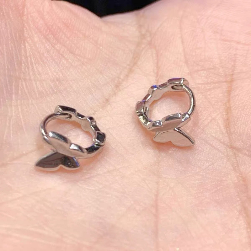 s925银耳环女轻奢高级感耳饰小众简约耳扣经典ins风耳圈饰品批发