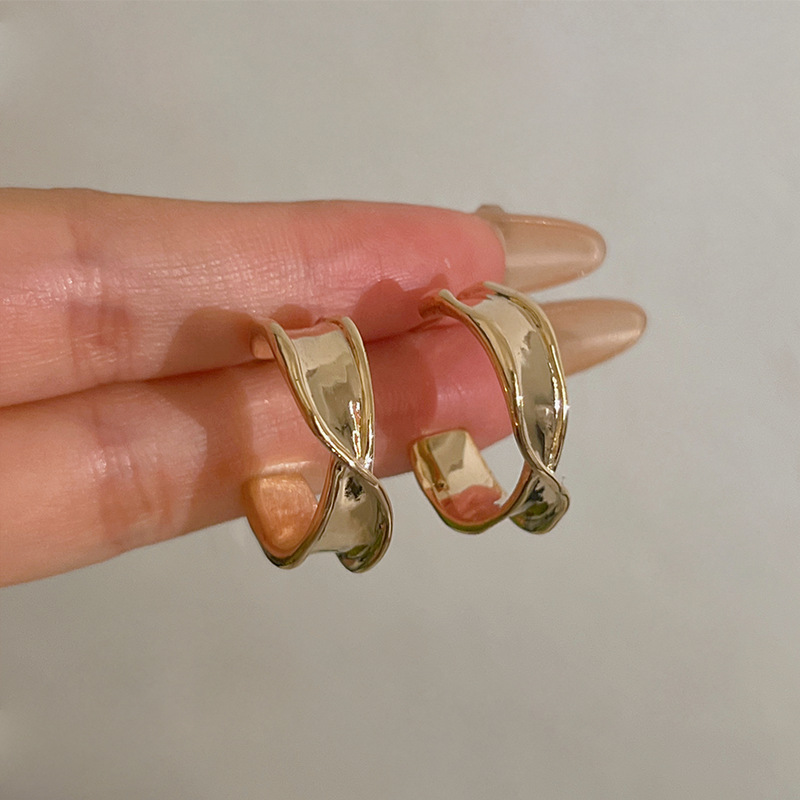 轻奢高级感圆圈耳环女超百搭质感光面金属耳圈耳饰小众设计感耳钉