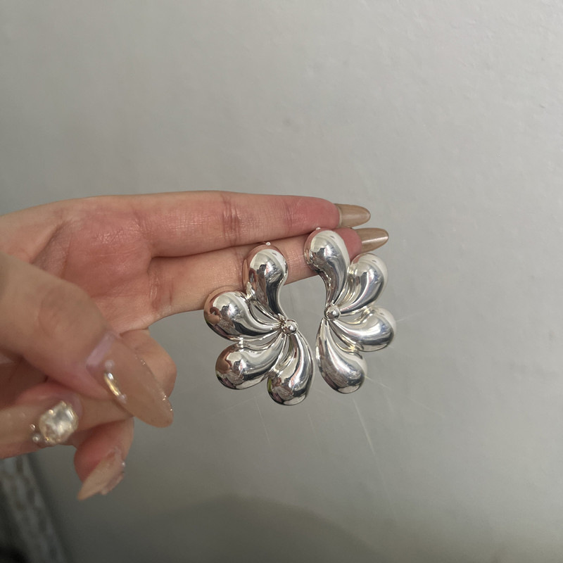 轻奢高级感圆圈耳环女超百搭质感光面金属耳圈耳饰小众设计感耳钉