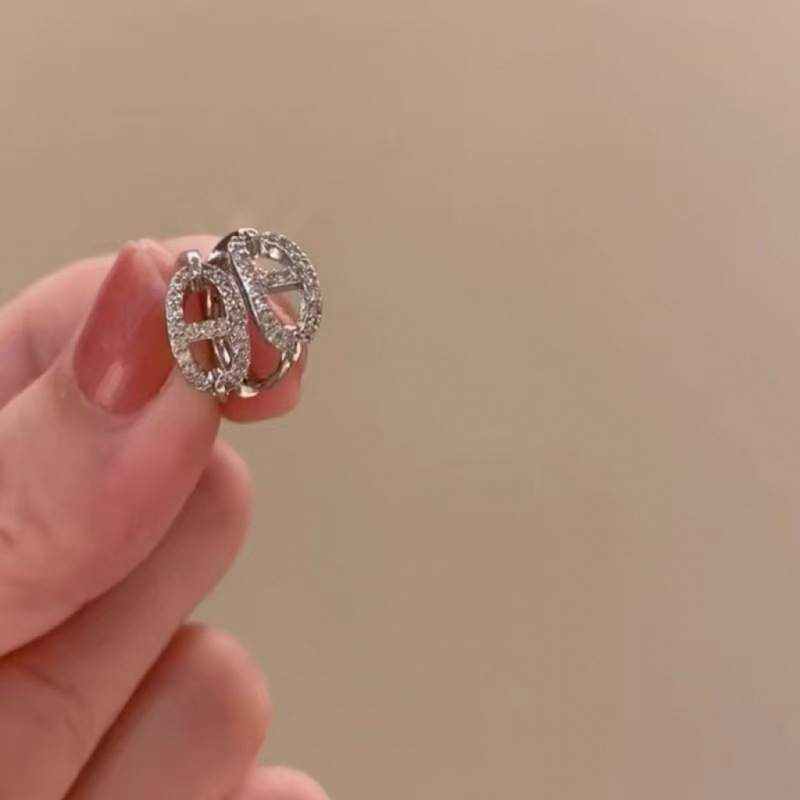 s925银耳环女轻奢高级感耳饰小众简约耳扣经典ins风耳圈饰品批发