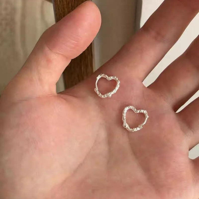 轻奢高级感圆圈耳环女超百搭质感光面金属耳圈耳饰小众设计感耳钉