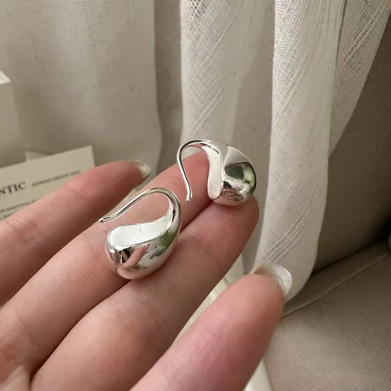 S925银针秋冬轻奢小众珍珠耳钉女精致高级感耳环百搭气质耳饰批发