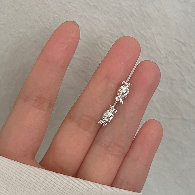 S925银新款小清新森系甜美精致耳钉女时尚小众设计百搭轻奢耳饰