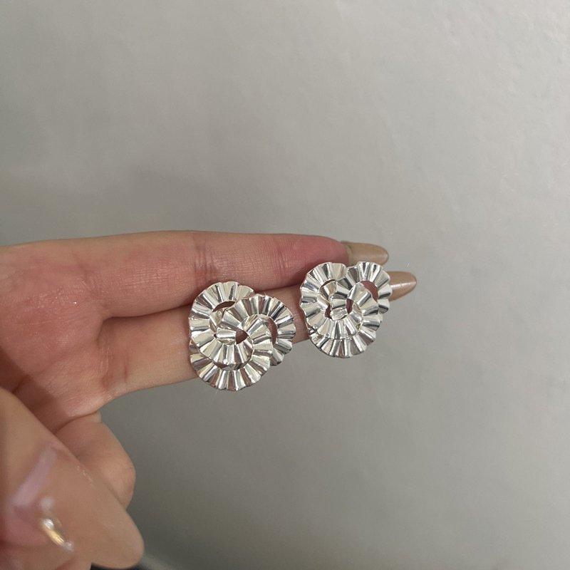 轻奢高级感圆圈耳环女超百搭质感光面金属耳圈耳饰小众设计感耳钉