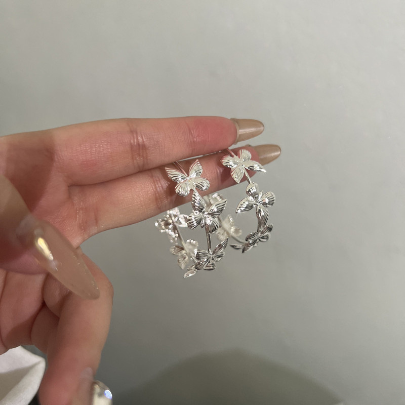 轻奢高级感圆圈耳环女超百搭质感光面金属耳圈耳饰小众设计感耳钉